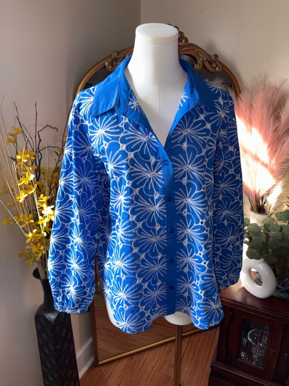 CATO Blue Floral embroidery Button-Front Women's Blouse NWOT